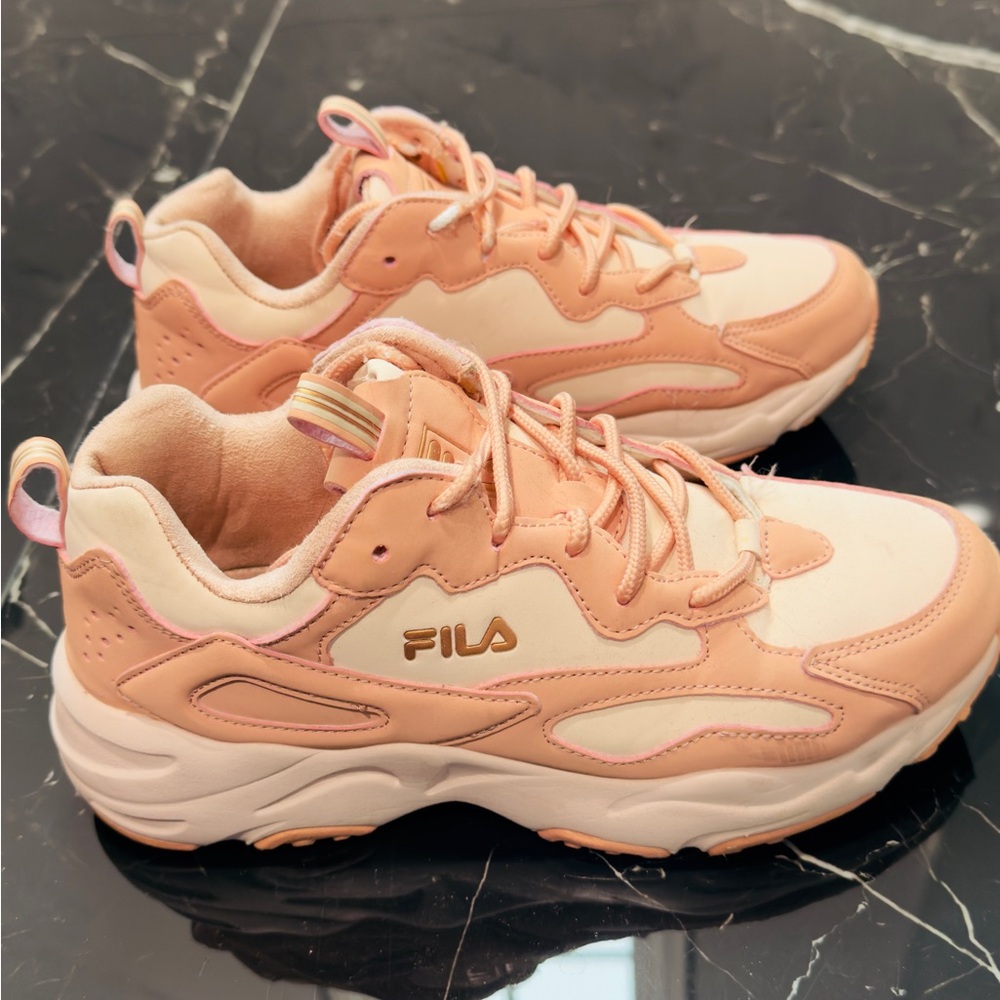 FILA Ray Tracer Dusty Pink Women's Sneakers
Size 38